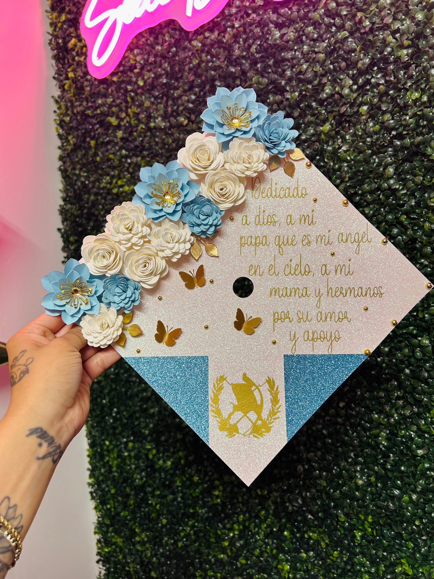 Country Grad Topper