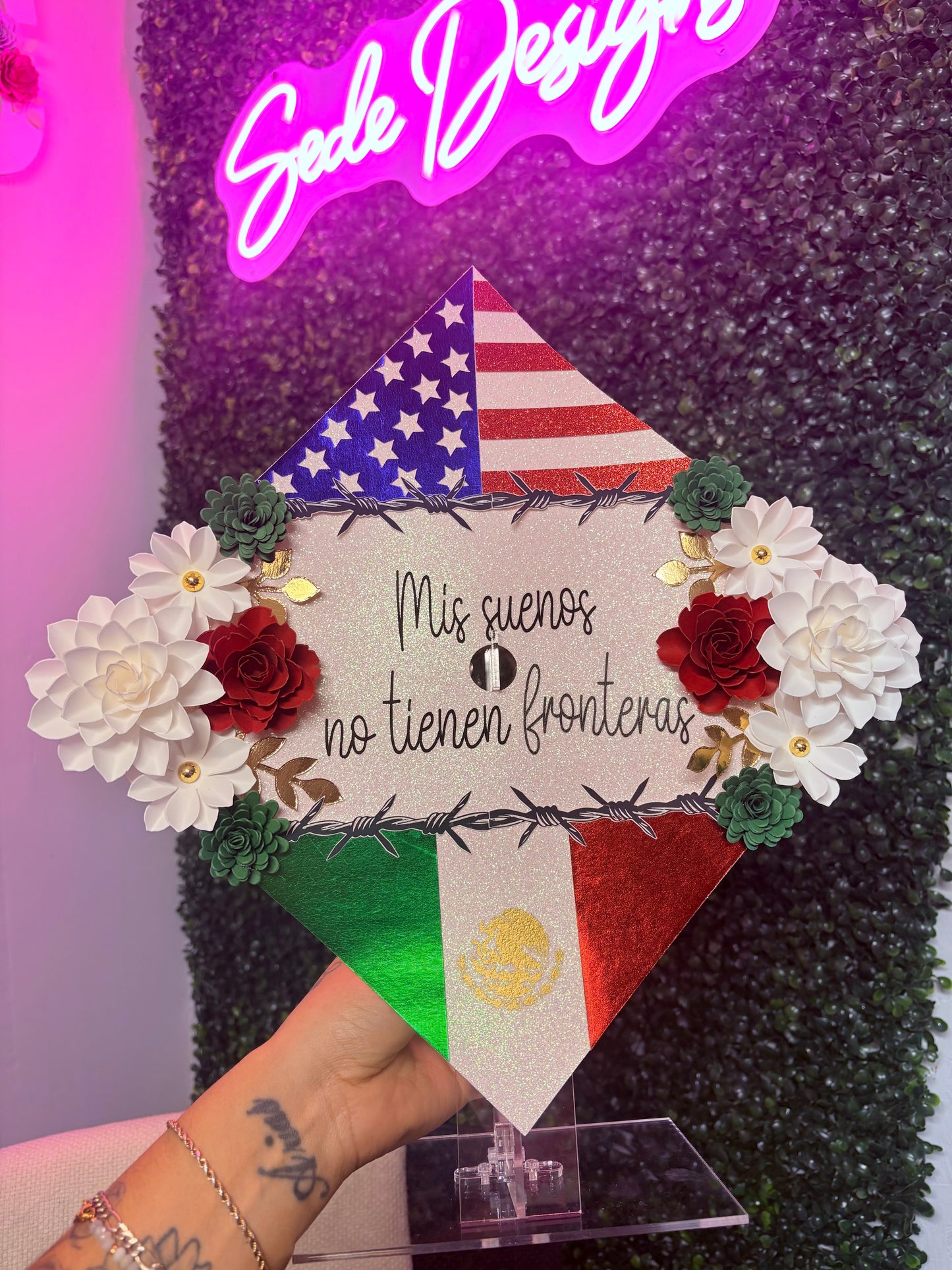 Sin Fronteras Grad Cap